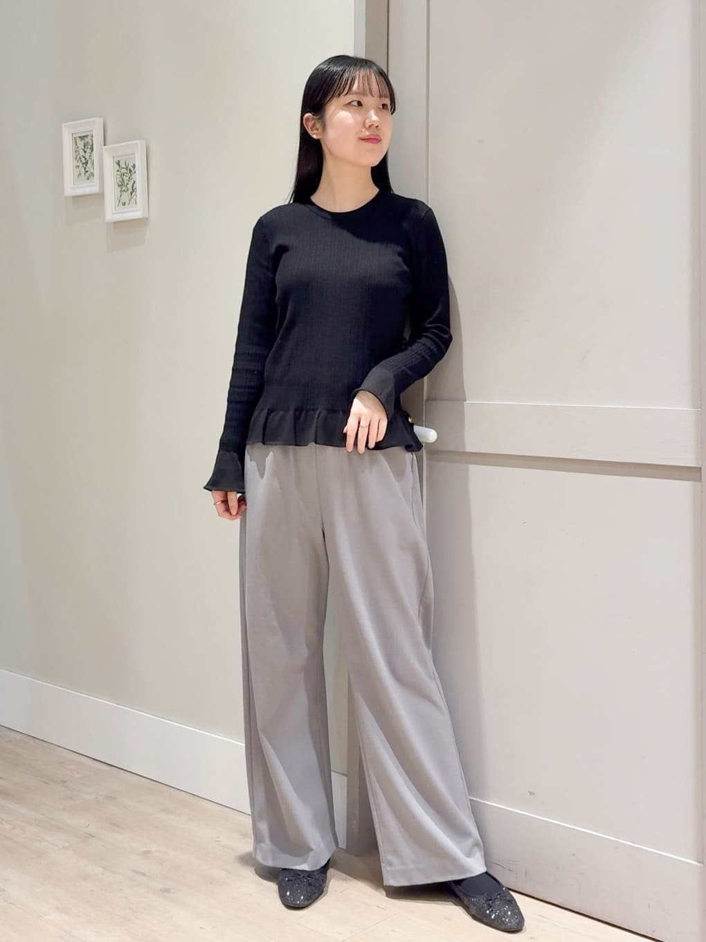 Mayuさんの「grove｜【撥水／シルエット2WAY】羽織るだけでサマになる、スタンドネックテントラインコート」を使ったコーディネート