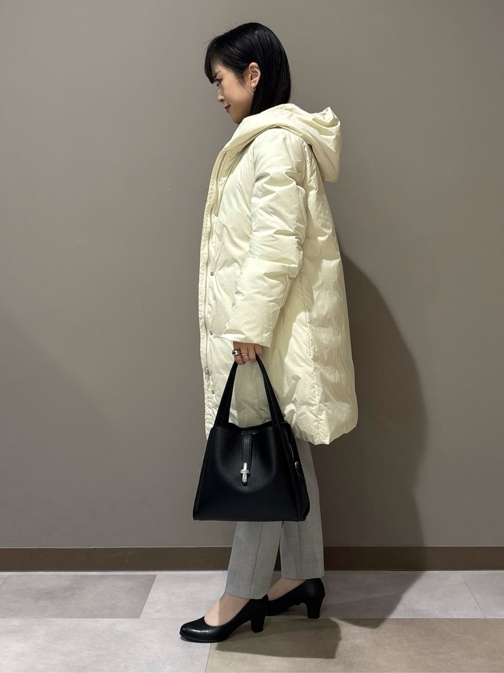 KEIKOさんの「INDIVI｜【撥水／洗える】ステッチレス ロングダウンコート」を使ったコーディネート
