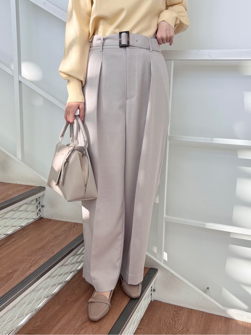 みさかさんの「index｜【吸水速乾】ストレッチワイドストレートパンツ／セットアップ対応《洗濯機OK》」を使ったコーディネート