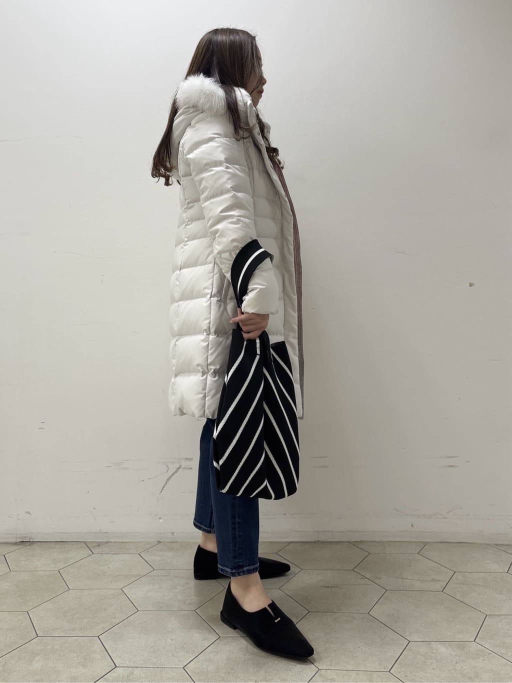 kahoさんの「INDIVI｜【名品／撥水／抗菌防臭】ロング丈リサイクルダウンコート」を使ったコーディネート