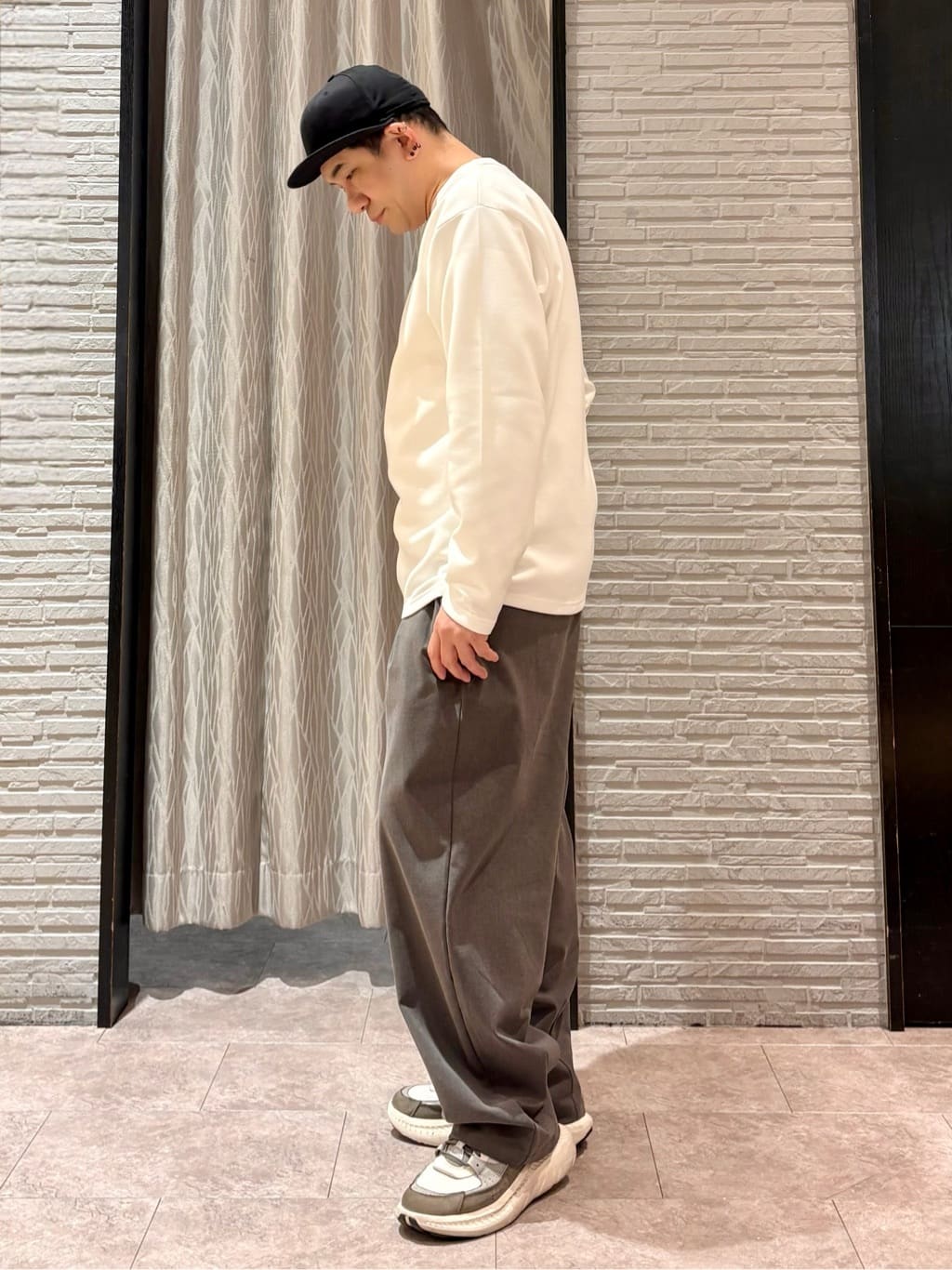 Pーyamaさんの「THE SHOP TK｜【さりげないワンポイント】ダンボール刺繍スウェット 洗濯機OK」を使ったコーディネート