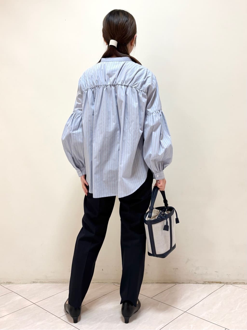mikiさんの「Reflect｜【レイヤードにおすすめ◎】バンドカラーボリュームスリーブシャツ」を使ったコーディネート