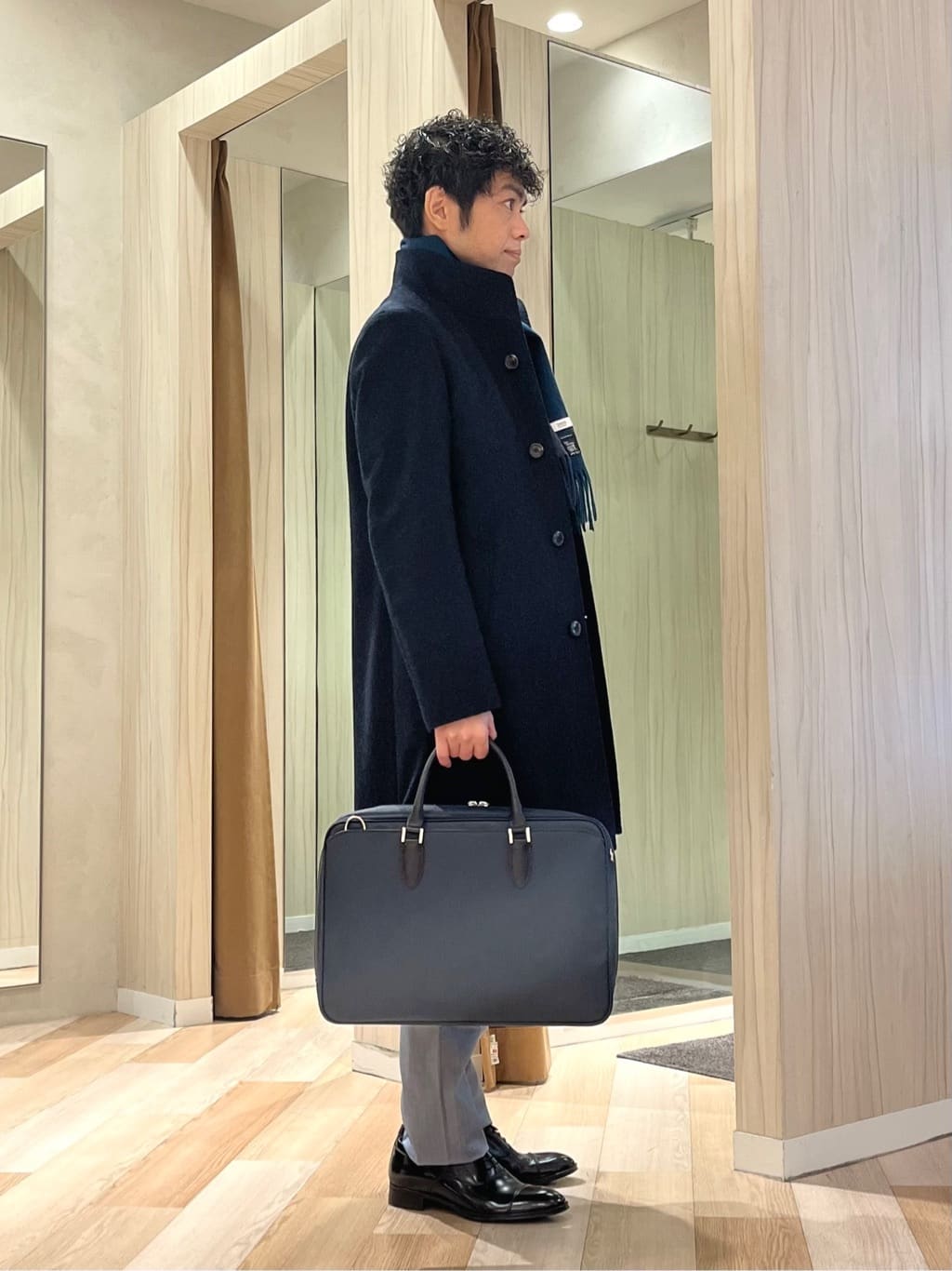 URAさんの「TAKEO KIKUCHI｜【ウールカシミヤブレンド】ビーバー調 スタンドカラー コート」を使ったコーディネート