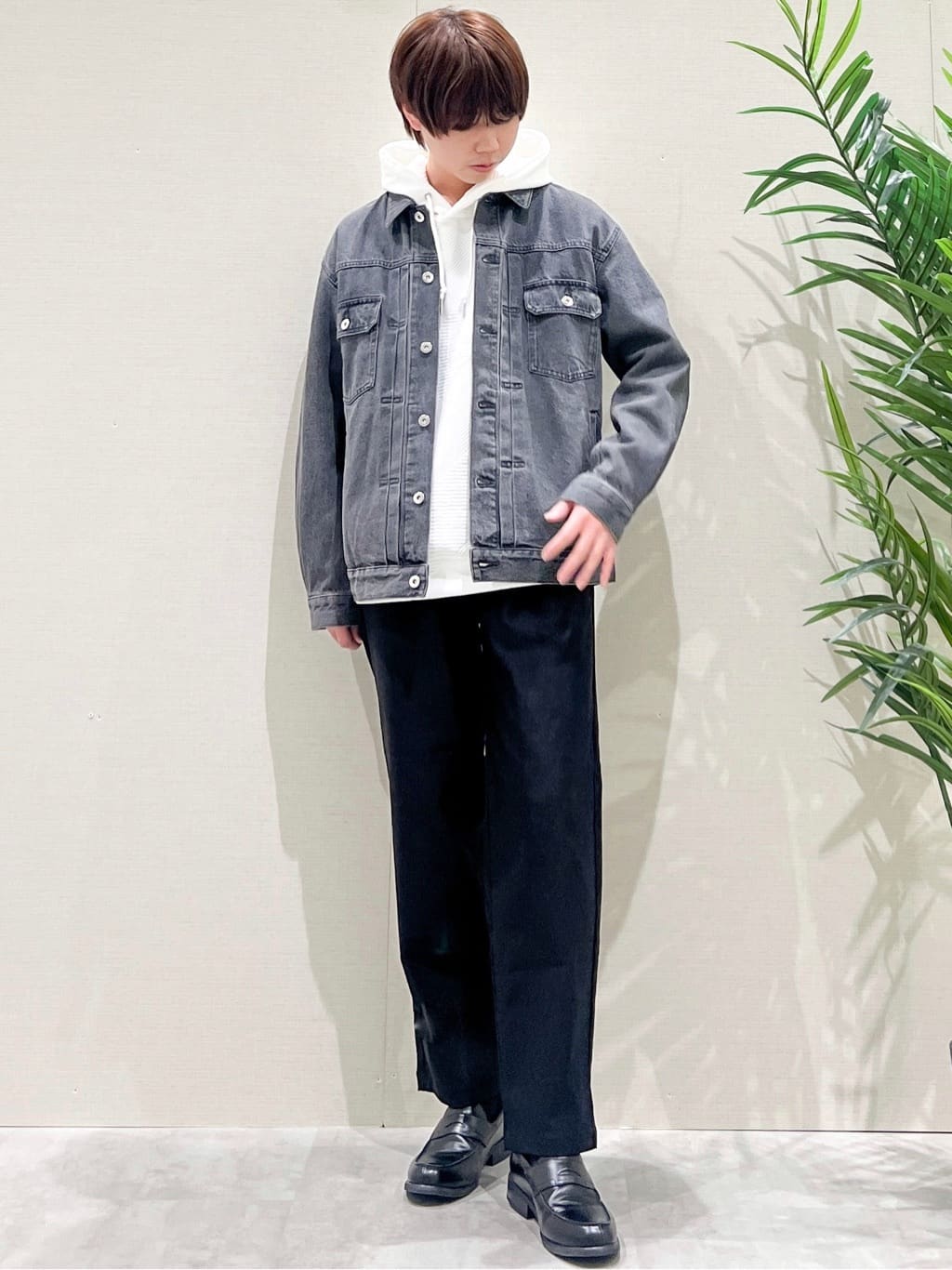 SHI-MAさんの「THE SHOP TK｜【大人にも取り入れやすい】デニムジャケット セットアップ可/洗濯機OK」を使ったコーディネート