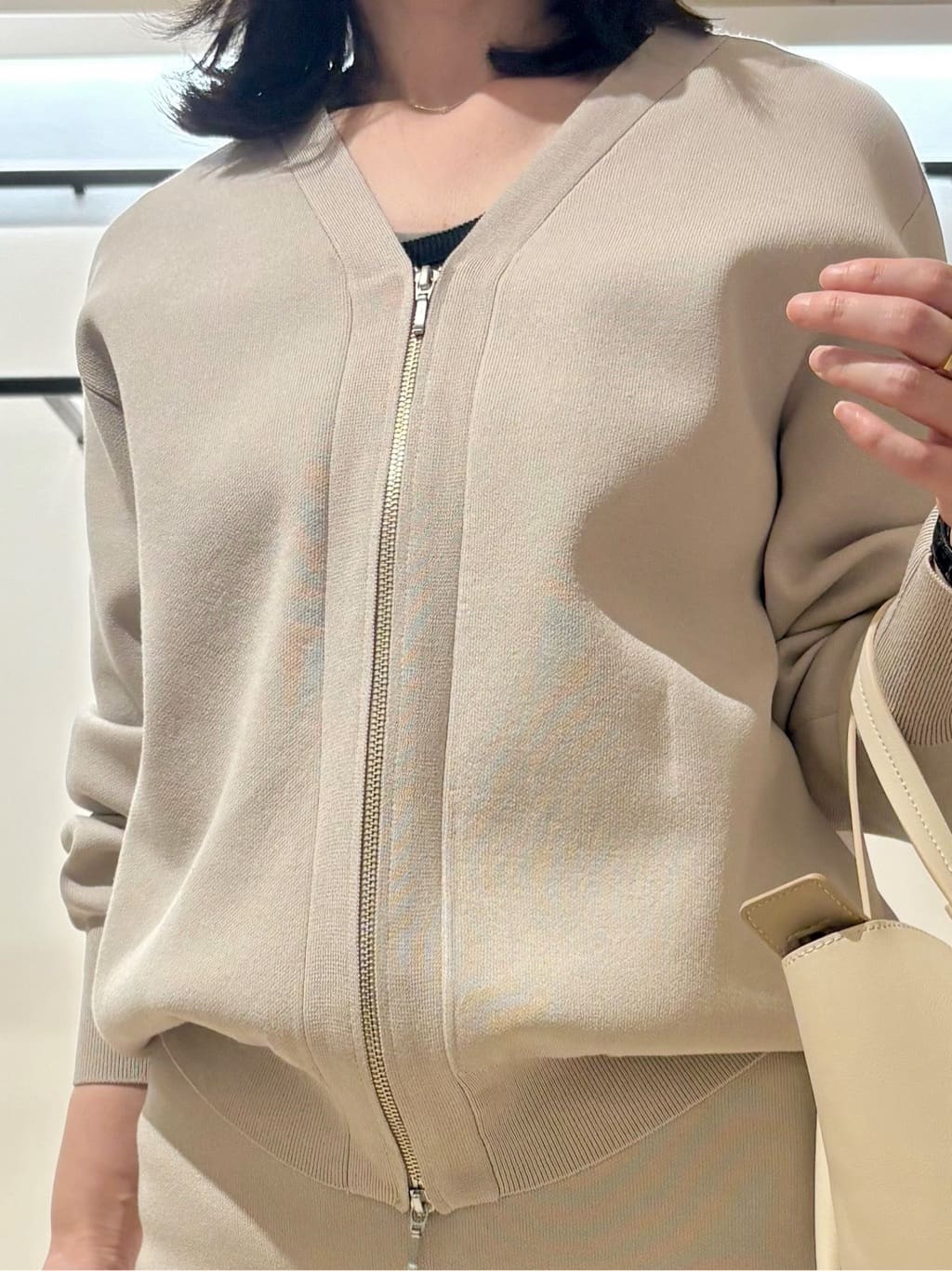 yさんの「UNTITLED｜◆【軽羽織り/セットアップ可】ジップアップニットカーディガン」を使ったコーディネート