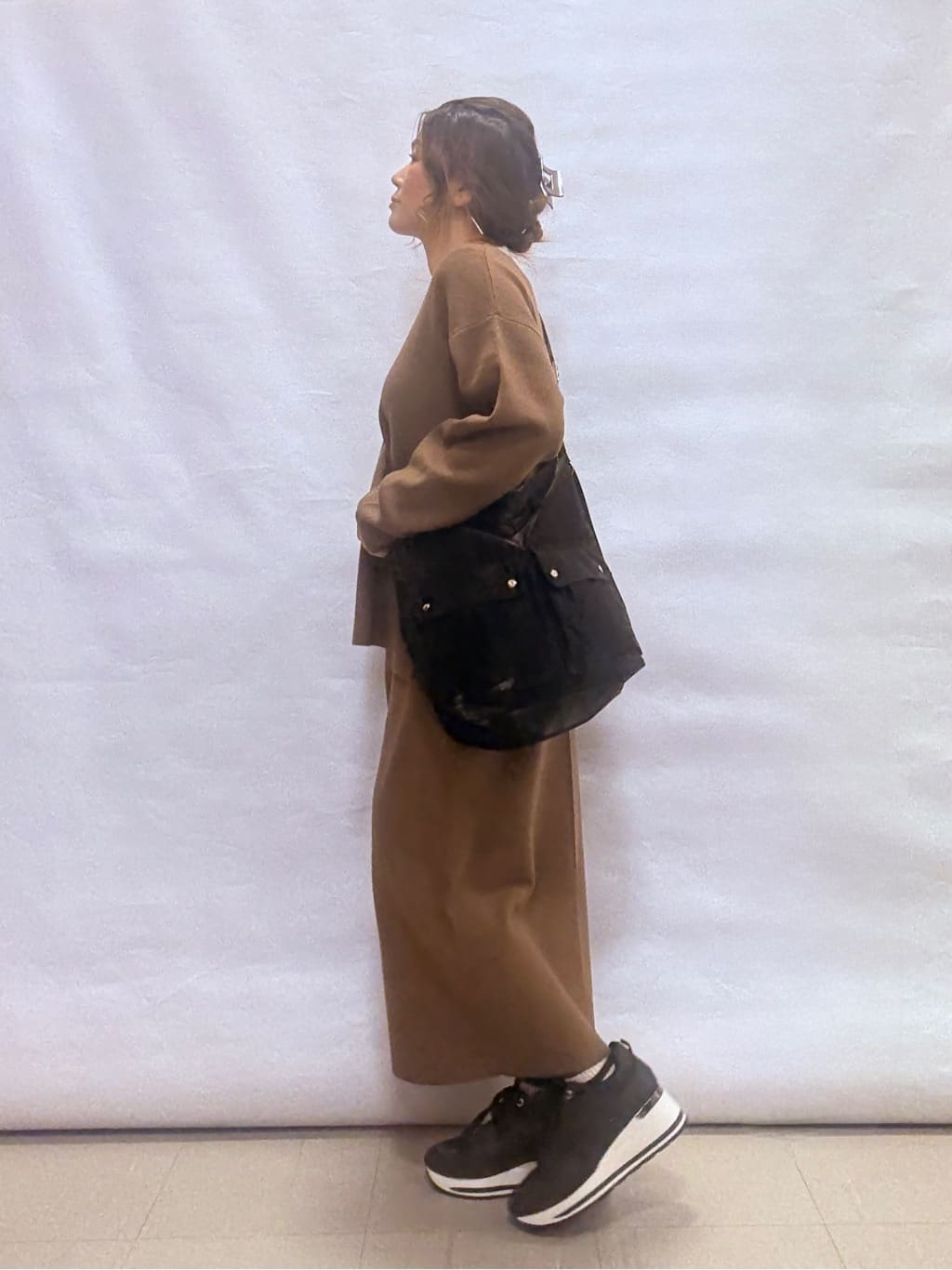 fuuさんの「SHOO･LA･RUE｜【洗濯機可/セットアップ可】さりげないラメ使いで差をつける クルーネックニット」を使ったコーディネート