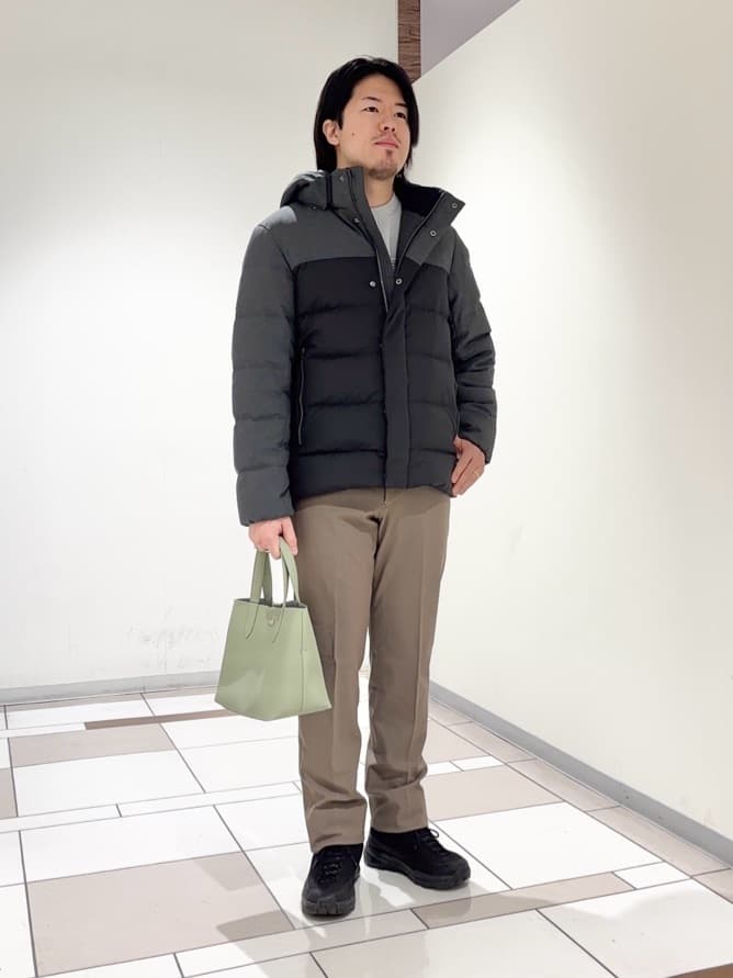 及川さんの「TAKEO KIKUCHI｜カラーコンビ ダウンブルゾン」を使ったコーディネート