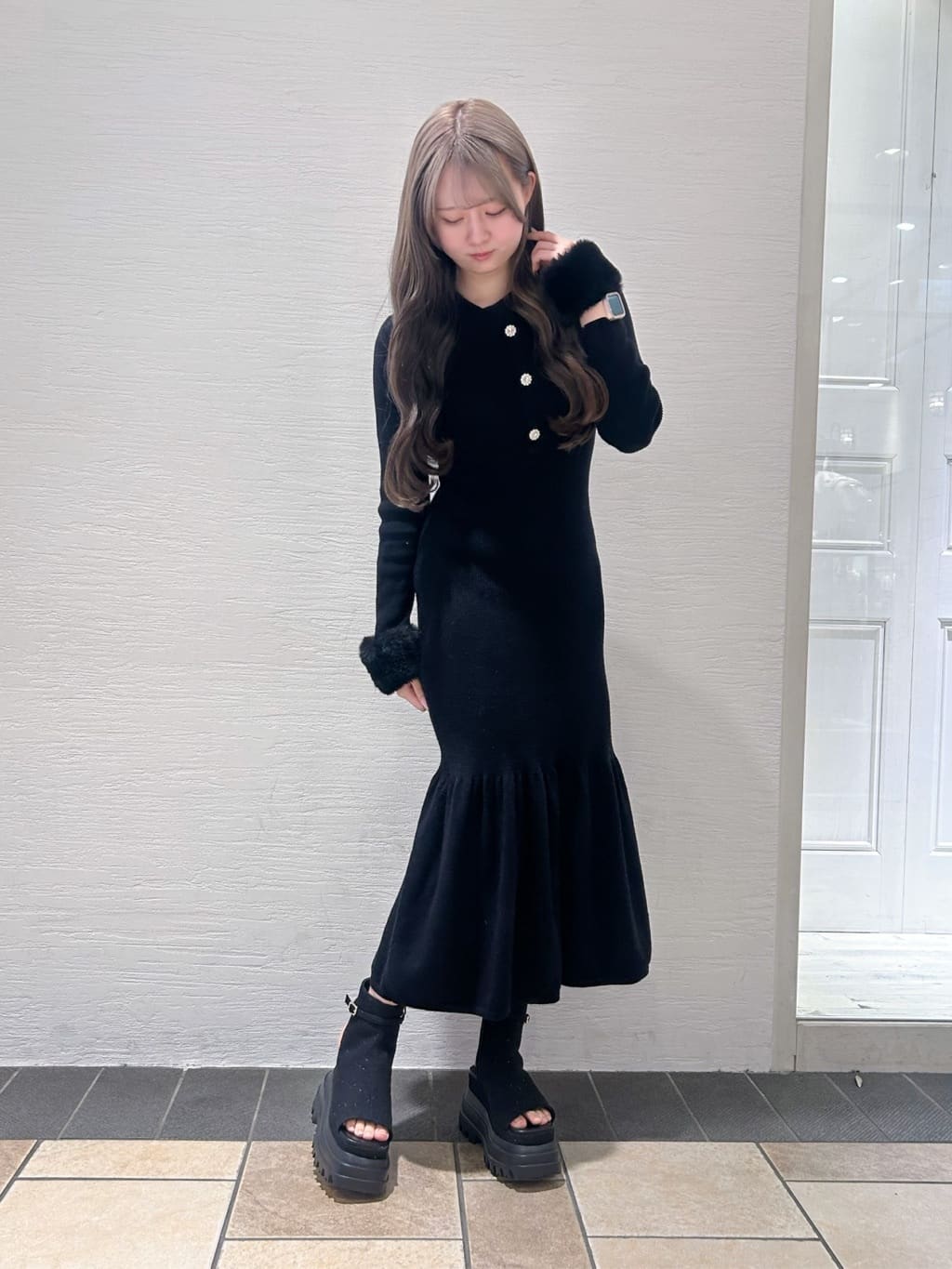 ゆうりさんの「ESPERANZA｜ボリューム厚底ブーツサンダル」を使ったコーディネート