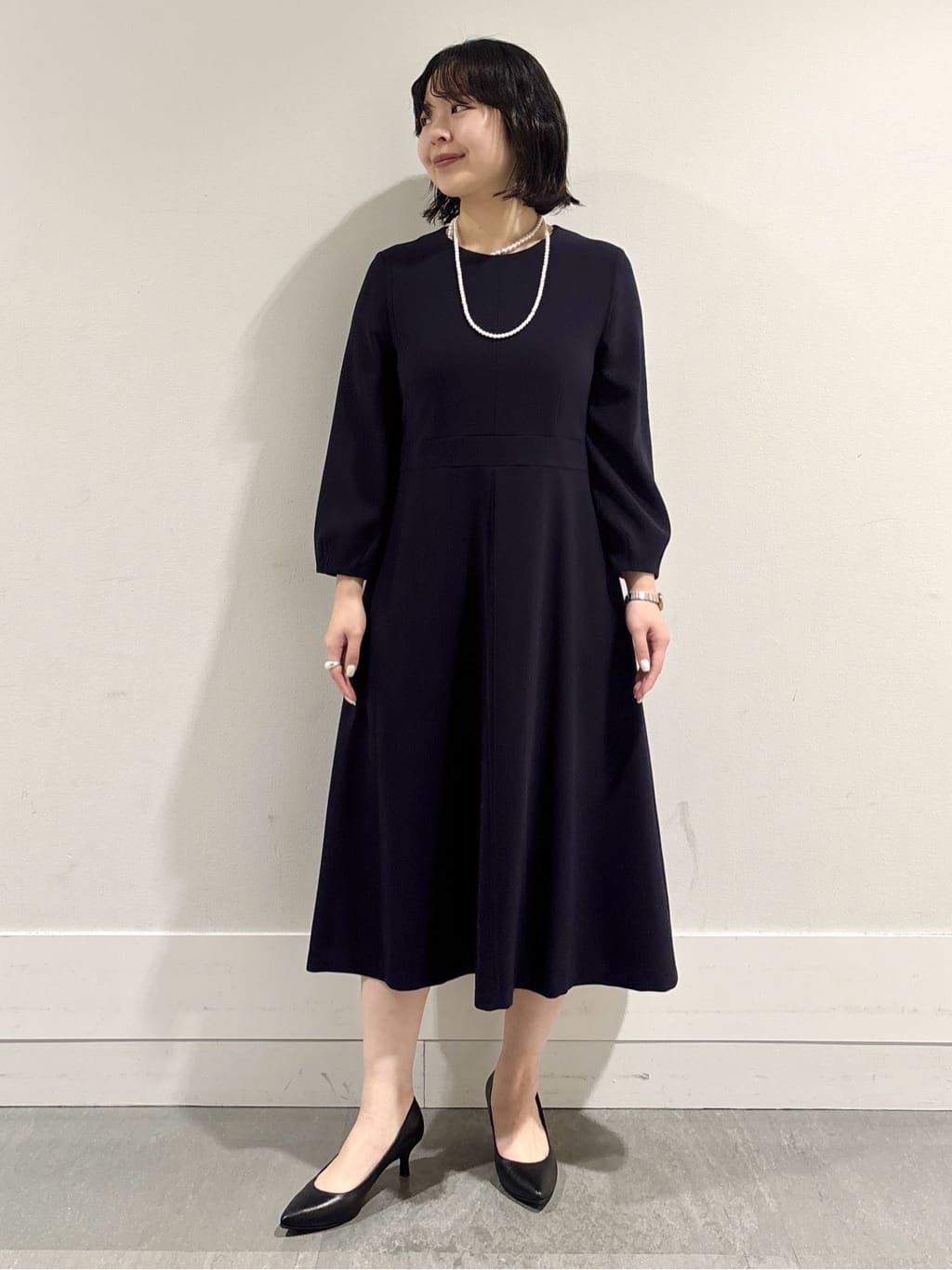 モエカさんの「UNTITLED｜【日本製・本革】Comfit Dresser Pumps（コンフィットドレッサーパンプス）」を使ったコーディネート