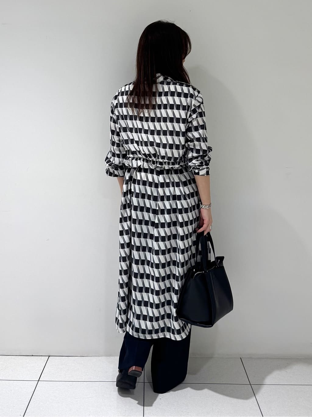 そんさんの「INDIVI｜【洗える／2WAY】ベルト付き ジオメトリック柄 シャツワンピース」を使ったコーディネート