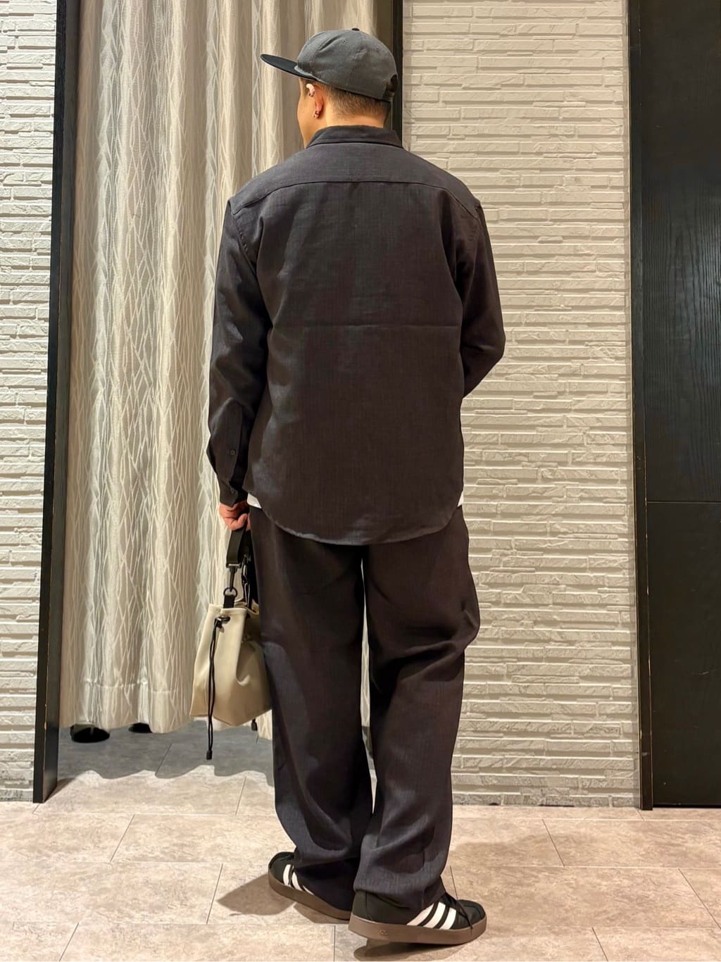 Pーyamaさんの「THE SHOP TK｜【LINO FINE】リネンライク 長袖シャツ UVカット/イージーケア/吸水速乾/洗濯機OK」を使ったコーディネート