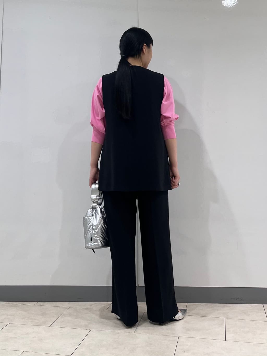 hasuさんの「INDIVI｜【洗える／多機能／SETUP可】着る日傘ジレジャケット」を使ったコーディネート