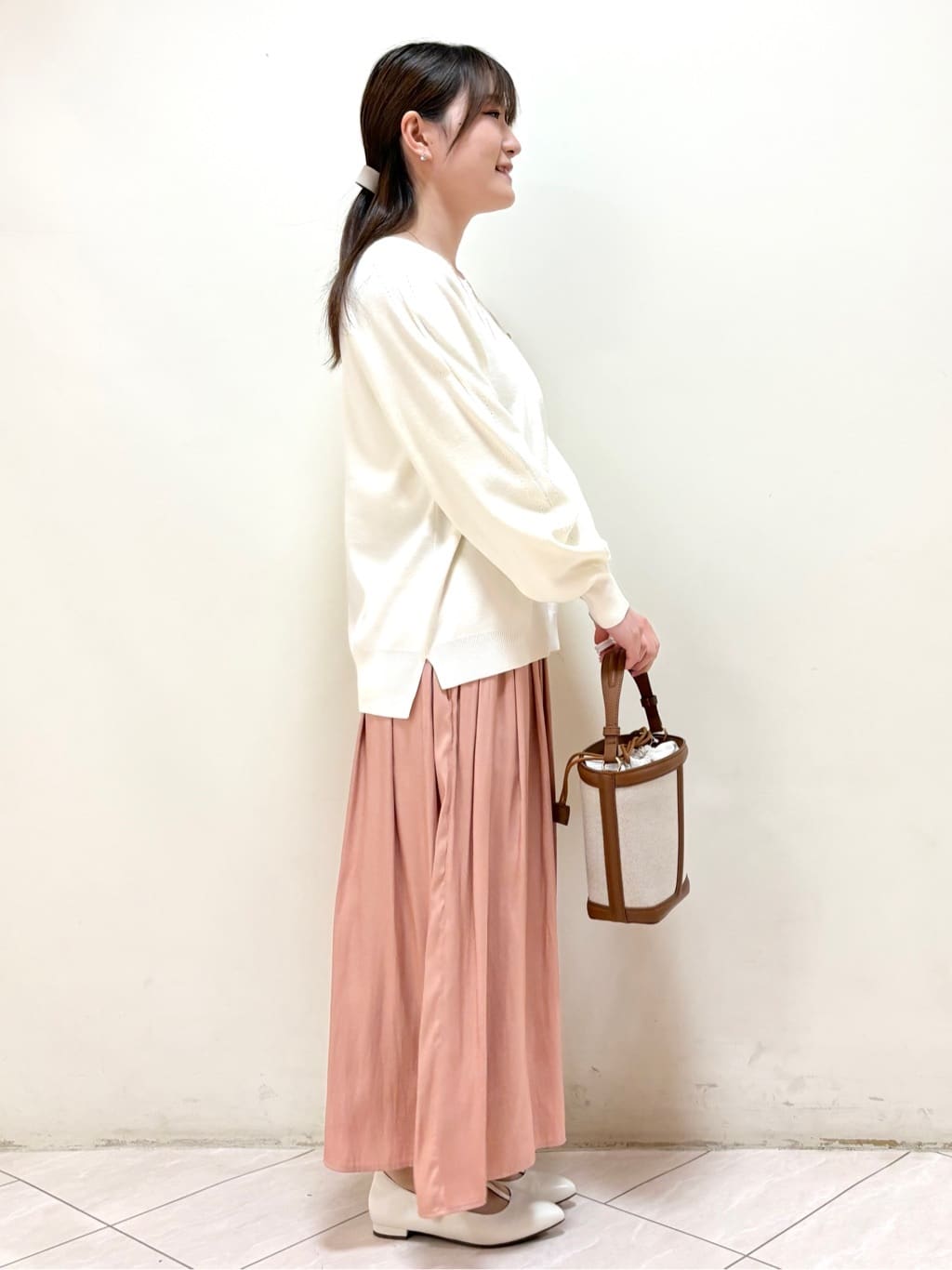 mikiさんの「Reflect｜【ゆったり着られる◎】ラグランスリーブニット」を使ったコーディネート