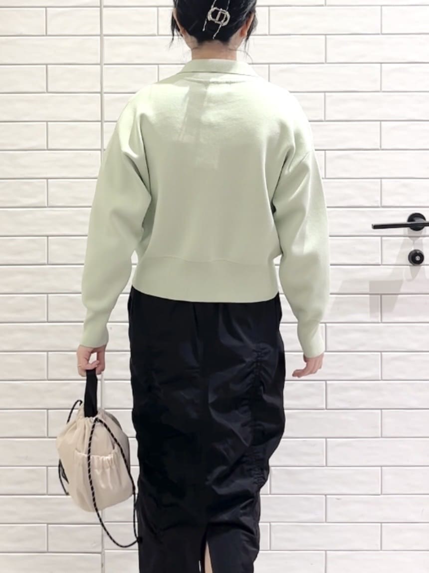 しおりさんの「OPAQUE.CLIP｜ハーフZIP刺繍ロゴニット【洗濯機OK】」を使ったコーディネート