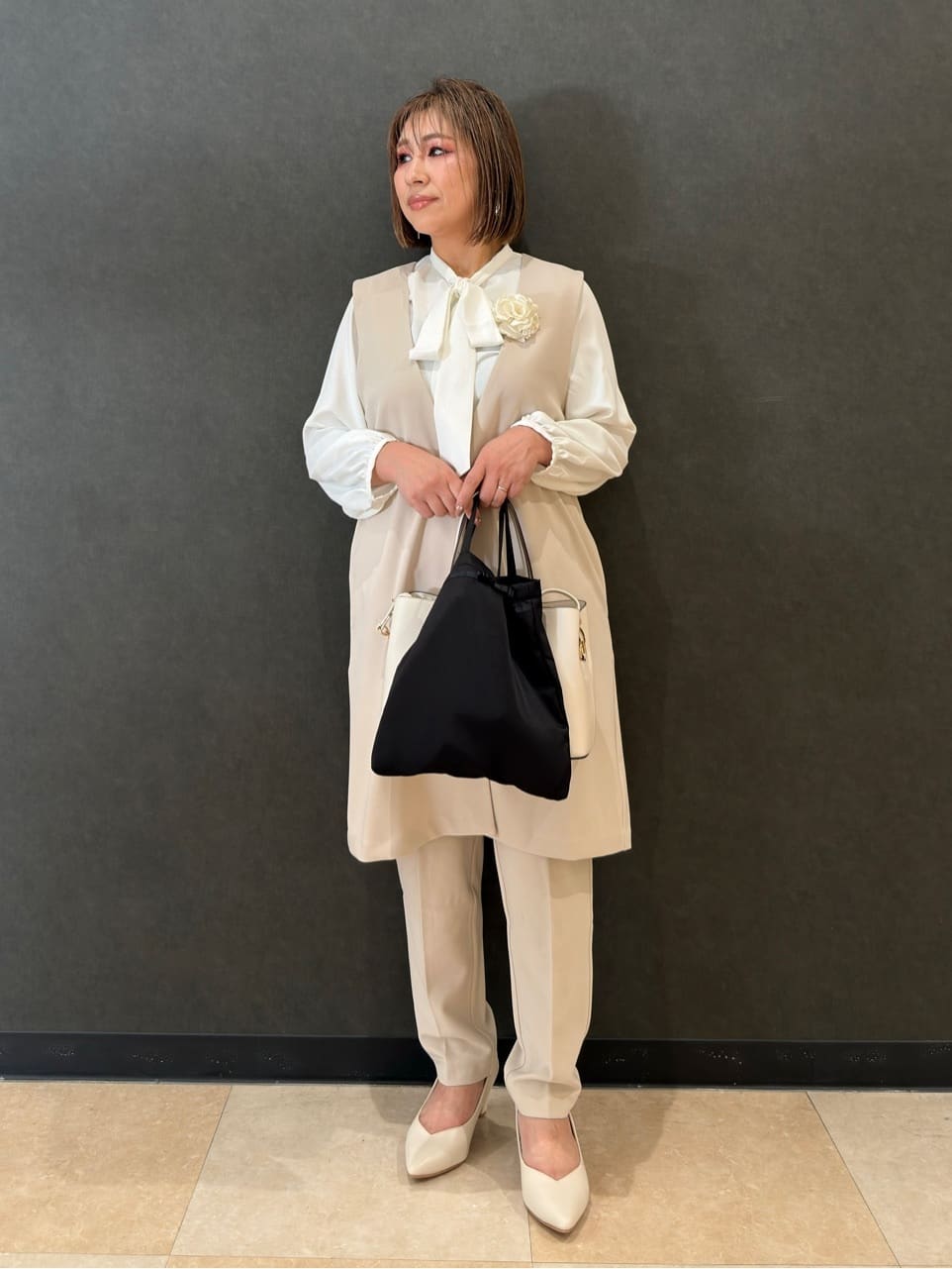 Megさんの「SHOO･LA･RUE｜【洗濯機可/セットアップ可/S-3L】きちんと楽に。カットジョーゼット ロングジレ」を使ったコーディネート