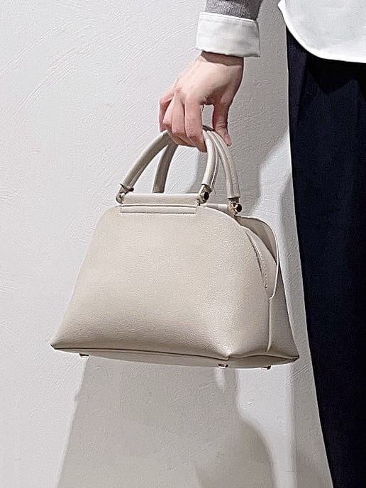 HITOMIさんの「grove｜【マシンウォッシュ/防シワ】ダブルテーラードジャケット【着回しカセット】」を使ったコーディネート