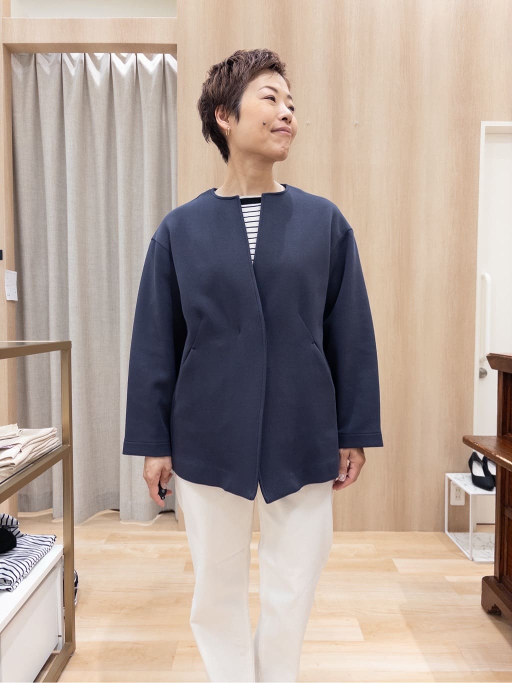 シュウコさんの「grove｜しなやかな着心地で動きやすい、ダンボールジャージノーカラーコート」を使ったコーディネート