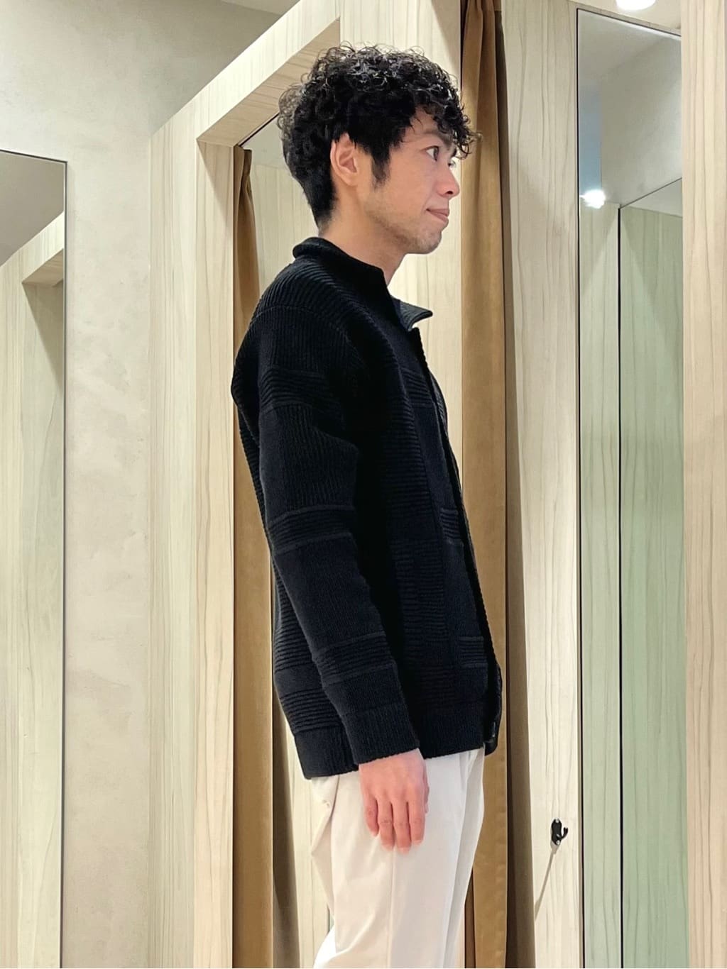 URAさんの「TAKEO KIKUCHI｜畦編みチェック ニットカーディガン」を使ったコーディネート