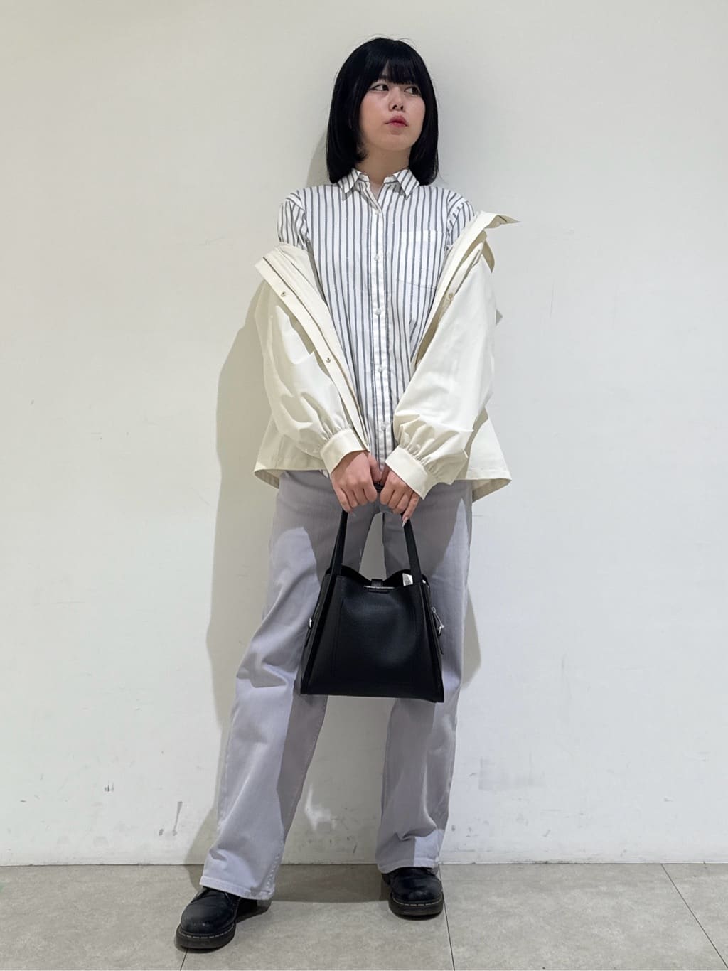 rinaさんの「INDIVI｜【2WAY／洗える】ラメストライプ コットン混シャツ」を使ったコーディネート