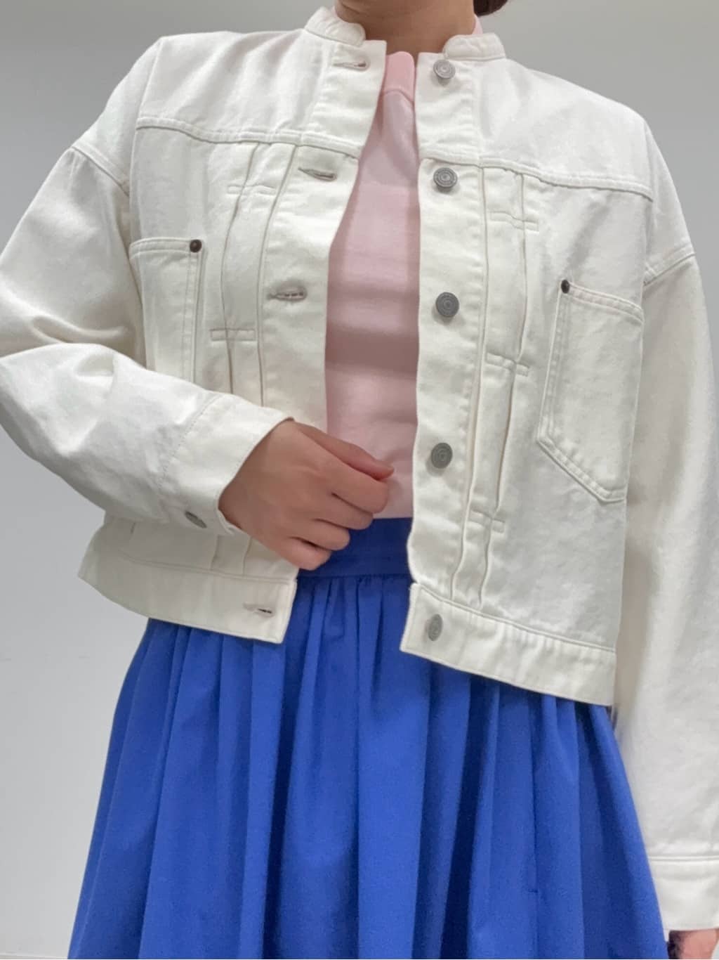BUNさんの「DRESSTERIOR｜【ウォッシャブル】バンドカラー ホワイトＧジャン」を使ったコーディネート