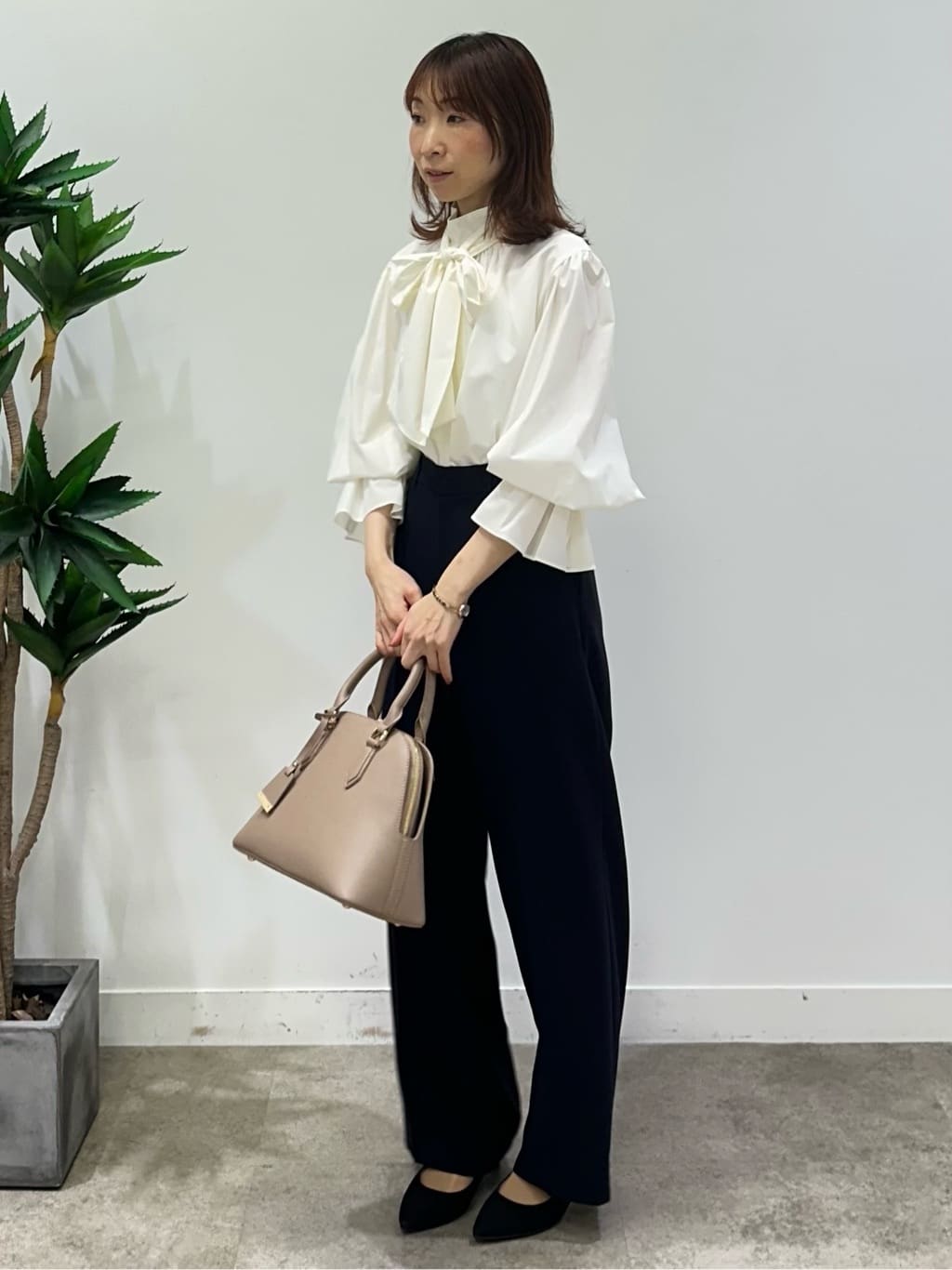 Miwaさんの「UNTITLED｜◆【セレモニー/華やか】2WAYボウタイブラウス」を使ったコーディネート