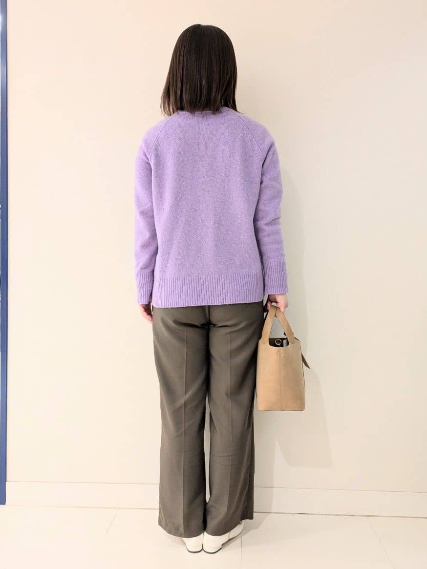 tomoさんの「UNTITLED｜【重ね着もおすすめ/洗える】ウールカシミヤ クルーネックニット」を使ったコーディネート
