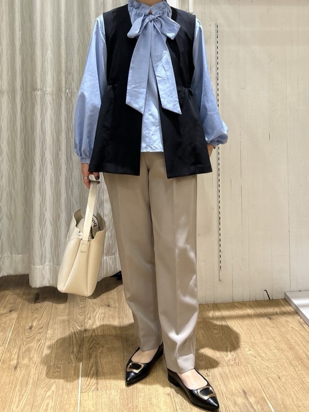 ga_riさんの「THE SHOP TK｜【通勤・きちんと見えに】ダブルクロス ペプラムジレ/セットアップ可」を使ったコーディネート