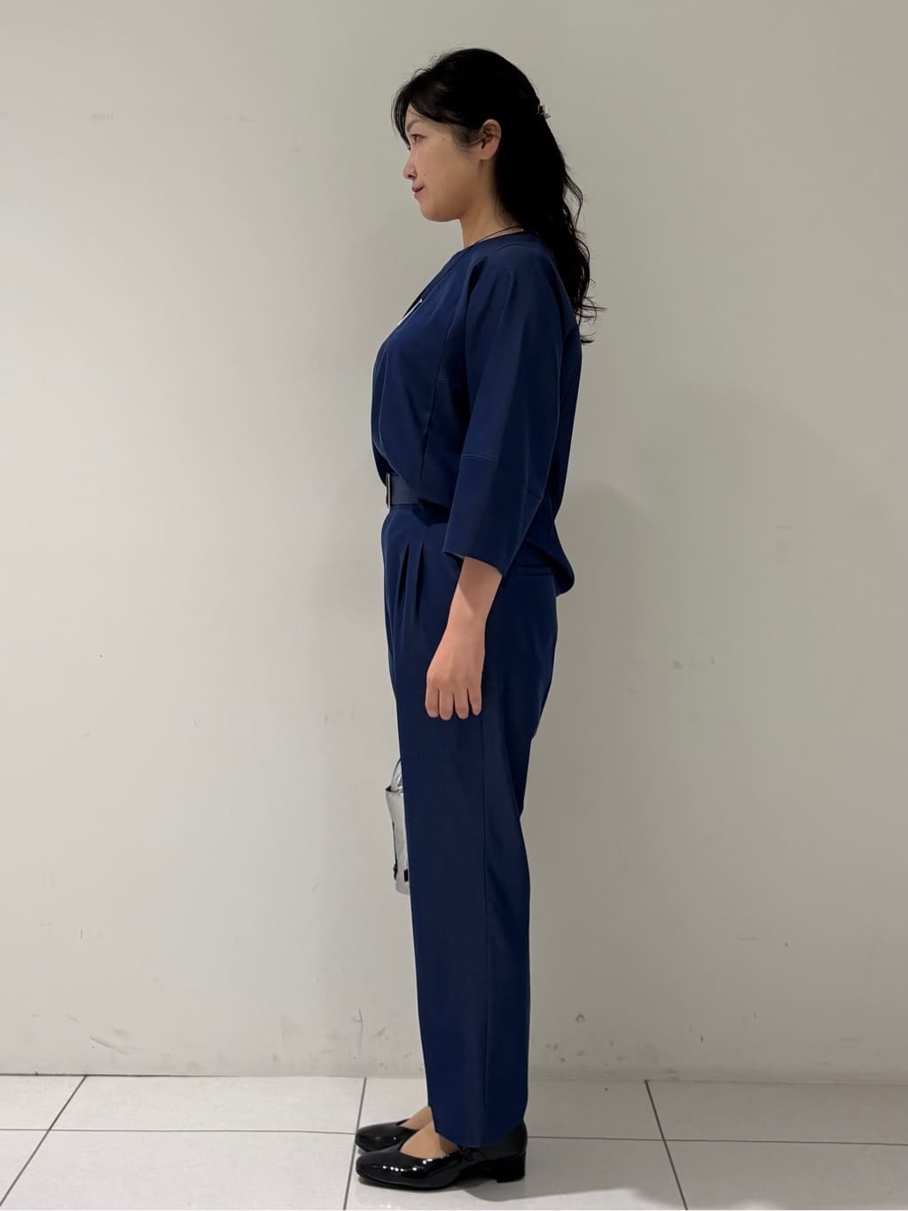 momokoさんの「INDIVI｜【洗える／UVケア／SETUP可能】デニムライク ランタン袖ブラウス」を使ったコーディネート