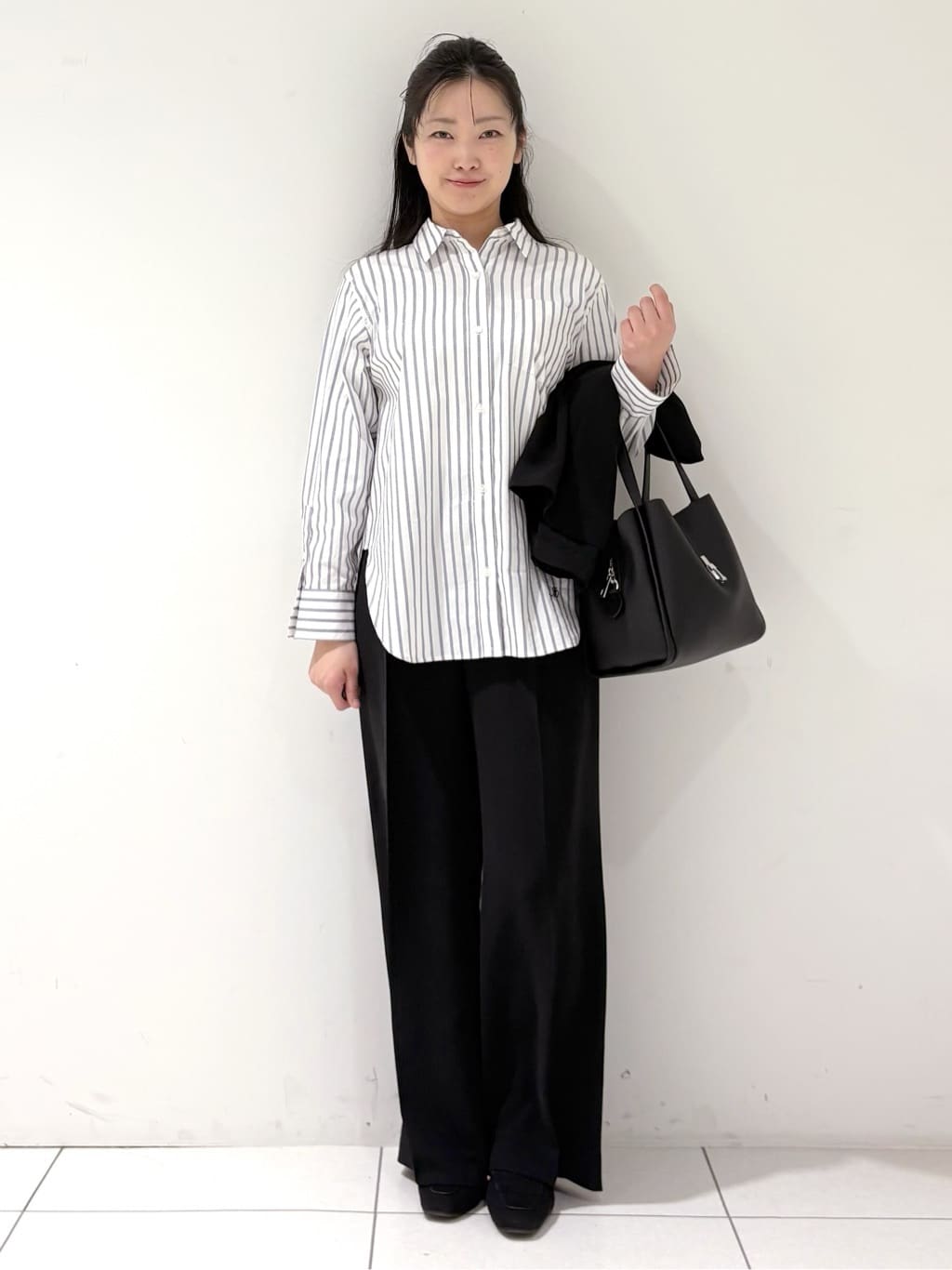 momokoさんの「INDIVI｜【洗える／多機能／SETUP可】着る日傘ジレジャケット」を使ったコーディネート
