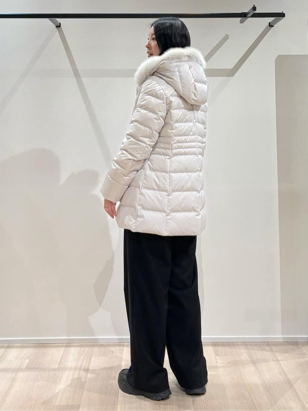 yさんの「UNTITLED｜【はっ水機能/フード取り外し可】ミディダウンコート」を使ったコーディネート