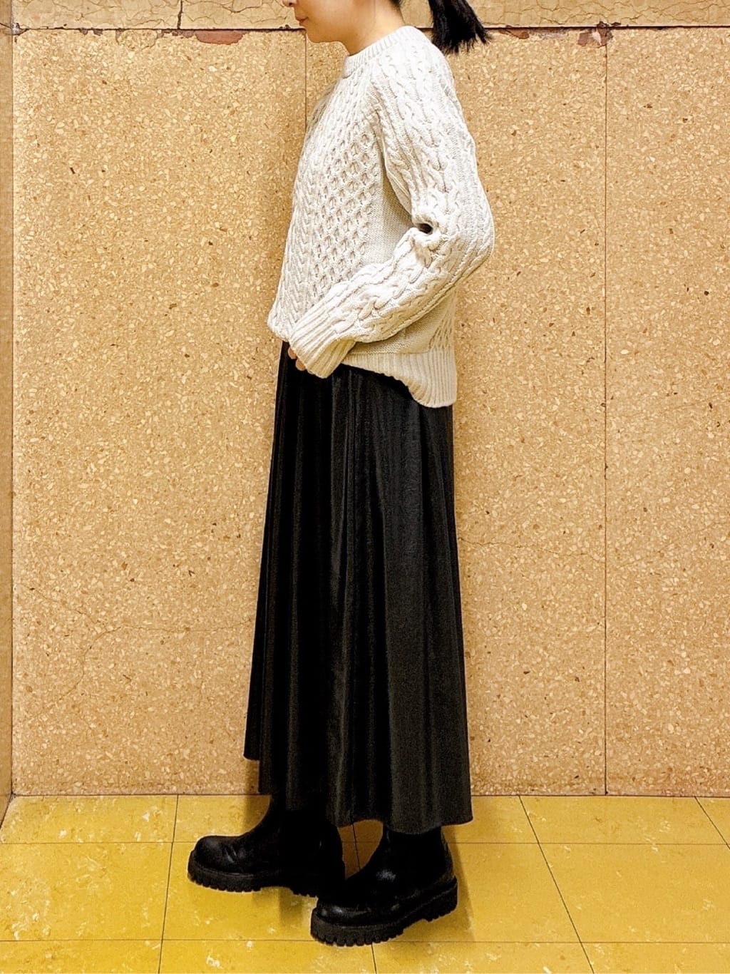 hattoriさんの「INDIVI｜レザー調ギャザースカート」を使ったコーディネート