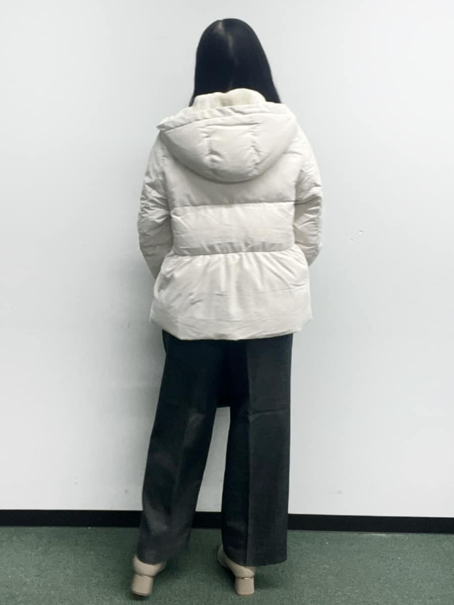 Hitomiさんの「index｜KAWADAダウンペプラムショートコート【撥水／洗濯機OK／静電気防止裏地】」を使ったコーディネート