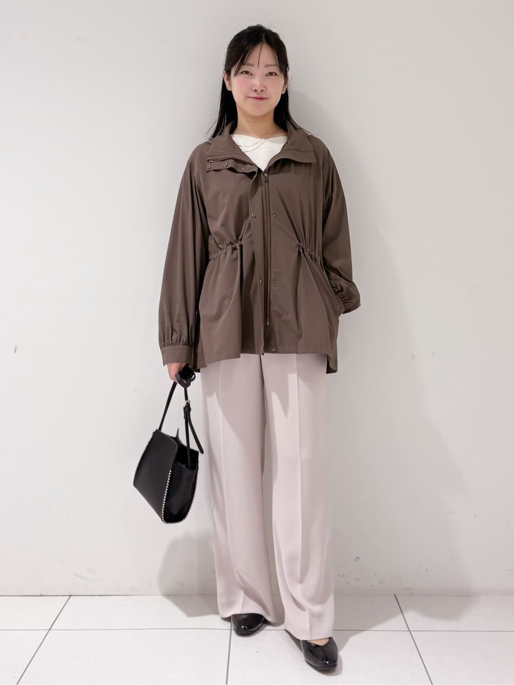 momokoさんの「INDIVI｜【撥水／フード取外し可】凹凸素材ブルゾン」を使ったコーディネート
