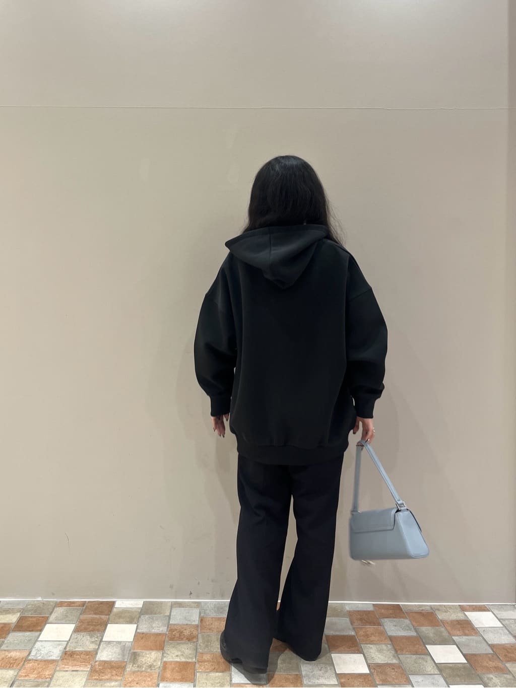 Uminoさんの「INDIVI｜エアーダンボールパーカー」を使ったコーディネート