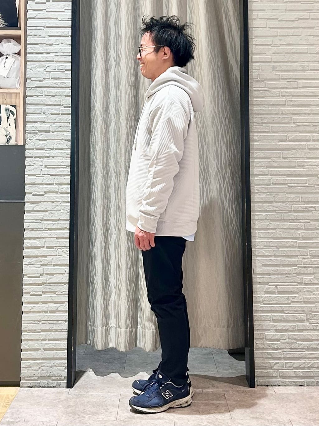 KENJI Iさんの「THE SHOP TK｜【さりげない表情が、品よく映える。】ふくれジャカードパーカ」を使ったコーディネート