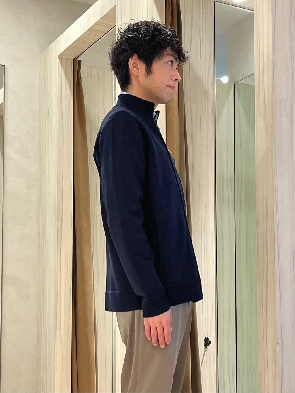 URAさんの「TAKEO KIKUCHI｜ジップアップ 鹿の子 ニット」を使ったコーディネート