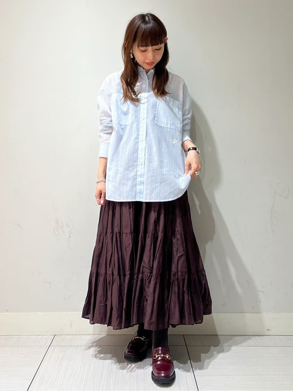 じゅんさんの「DRESSTERIOR｜シアー ストライプシャツ」を使ったコーディネート