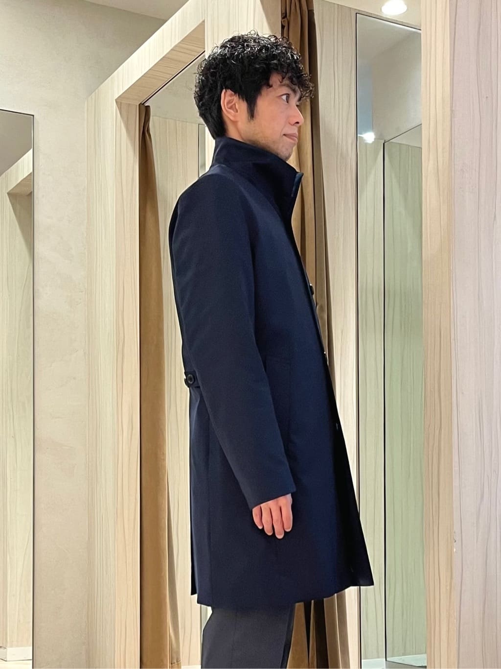 URAさんの「TAKEO KIKUCHI｜撥水ツイル スタンドカラー コート」を使ったコーディネート