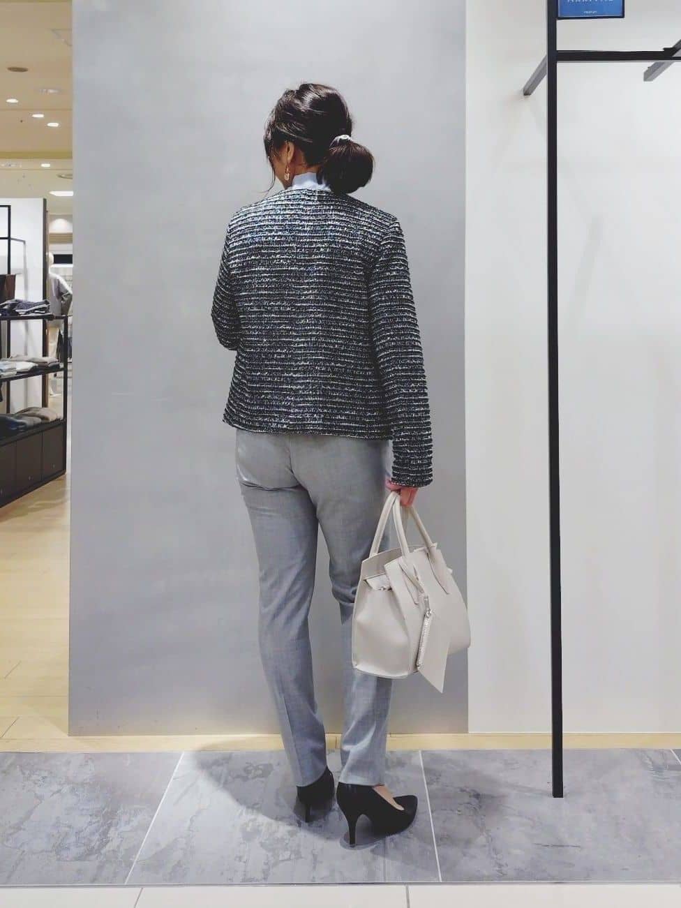 TOMOMIさんの「INDIVI｜【褒められパンツ/ウール混】スティックパンツ」を使ったコーディネート