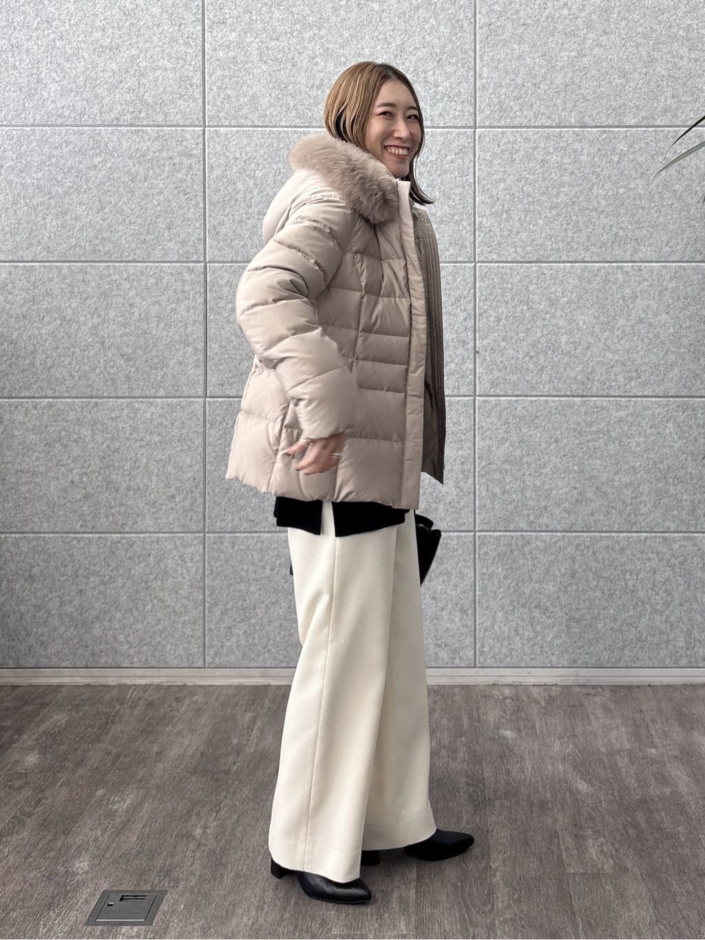 kotakiさんの「INDIVI｜【名品／撥水／抗菌防臭】ショート丈リサイクルダウンコート」を使ったコーディネート