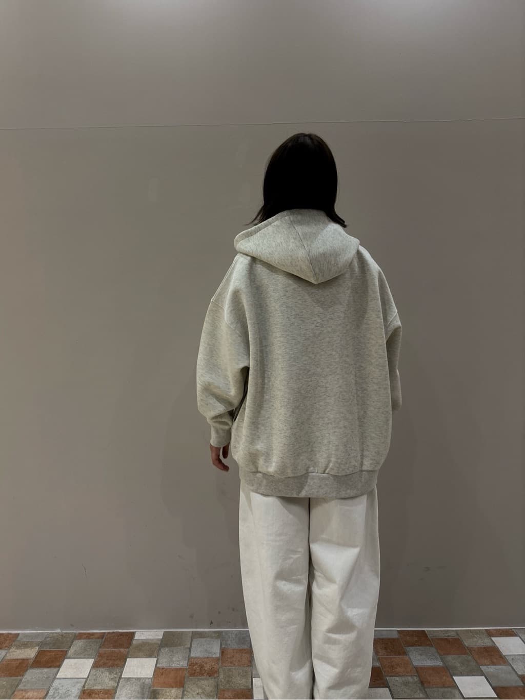 みゆさんの「INDIVI｜エアーダンボールパーカー」を使ったコーディネート