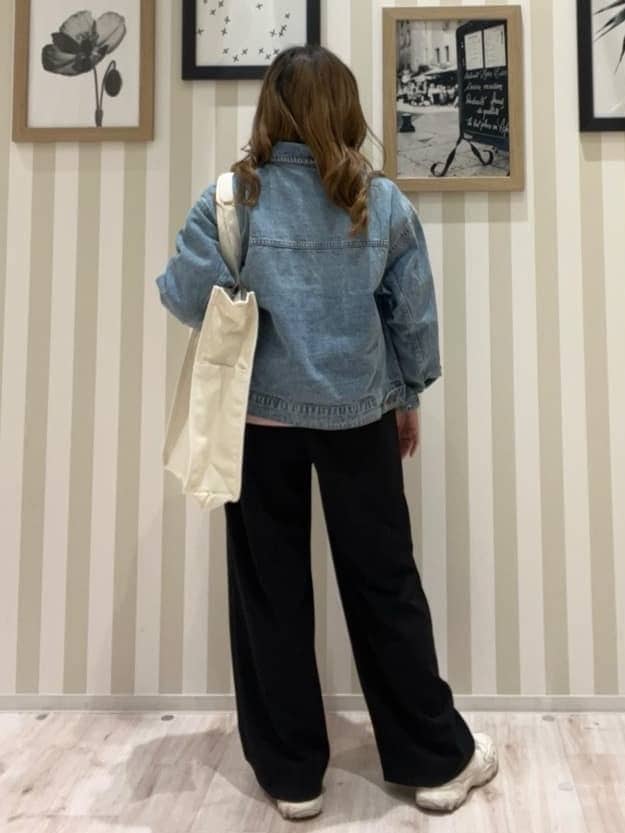 mさんの「SHOO･LA･RUE｜【SHOO・LA・RUE DENIM】羽織るだけでこなれる　オーバーサイズデニムジャケット」を使ったコーディネート