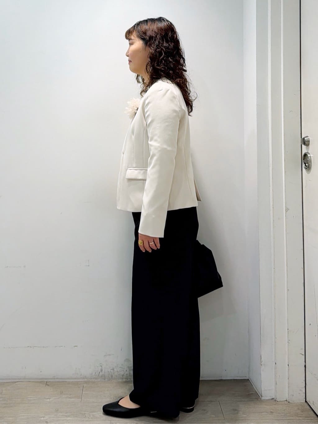 sumicaさんの「OPAQUE.CLIP｜《通勤／セットアップ対応》 パイピングVネックジャケット【洗濯機OK】」を使ったコーディネート