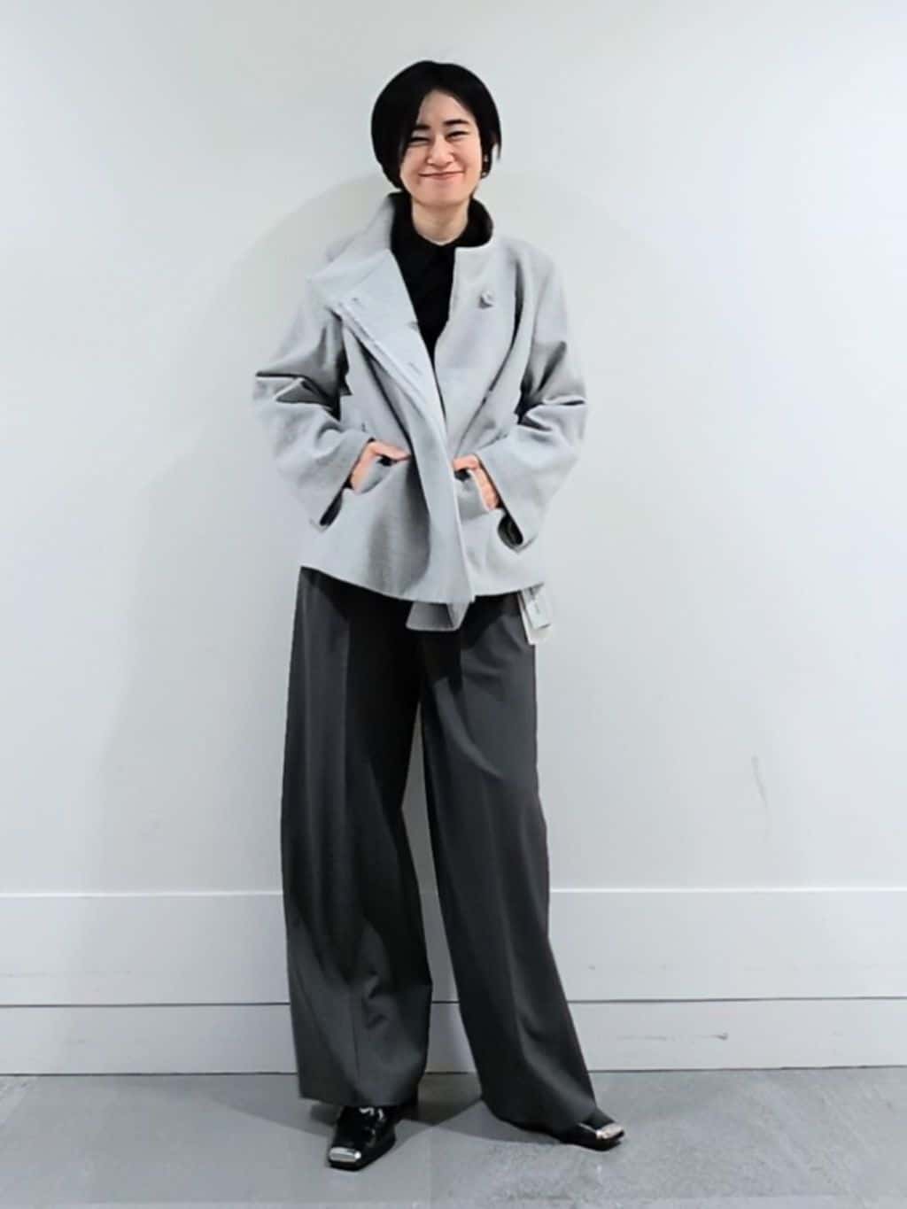 ミズタさんの「UNTITLED｜【着回しが効く／オンオフアウター】ウールショートコート」を使ったコーディネート
