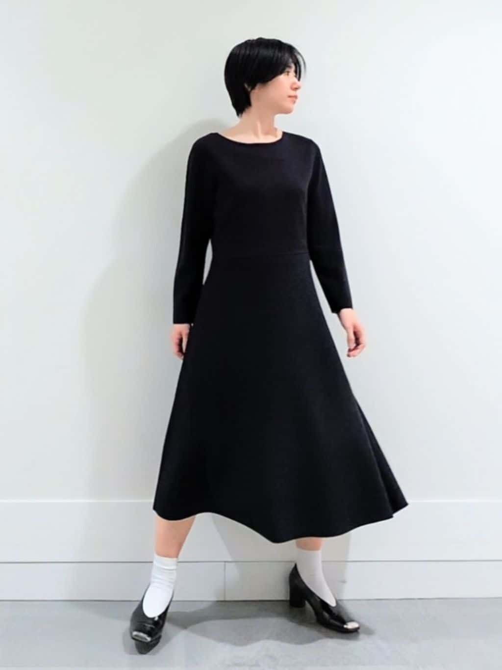 ミズタさんの「UNTITLED｜【洗える/ストレッチ性/フォーマル】ニットワンピース」を使ったコーディネート
