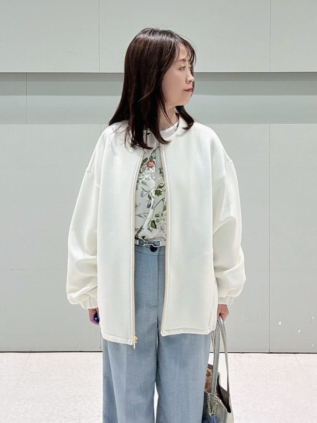makiさんの「UNTITLED｜【花柄/洗える】ボタニカルブラウス」を使ったコーディネート