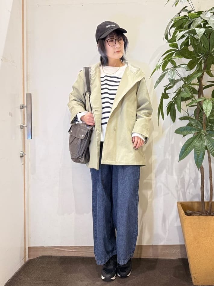 misakiさんの「SHOO･LA･RUE｜【防花粉/洗濯機可/S-LL】ゆったり着られる 大人のテントフーディージャケット」を使ったコーディネート