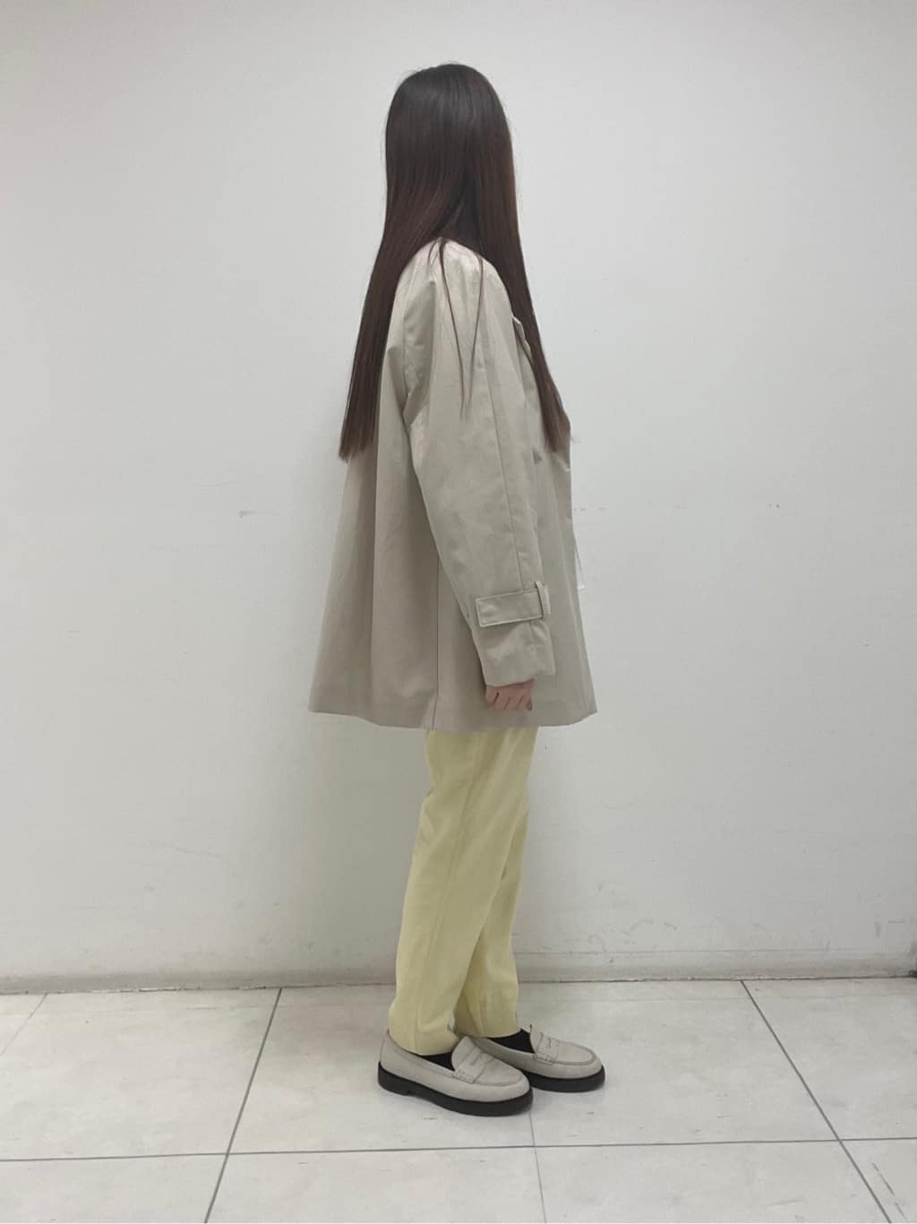 mさんの「INDIVI｜【撥水/軽量】ミドル丈 ミニマルトレンチコート」を使ったコーディネート