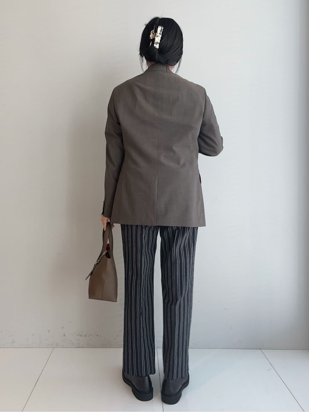 Akutagawaさんの「TAKEO KIKUCHI｜ワンストローク刺繍 半袖 Tシャツ」を使ったコーディネート