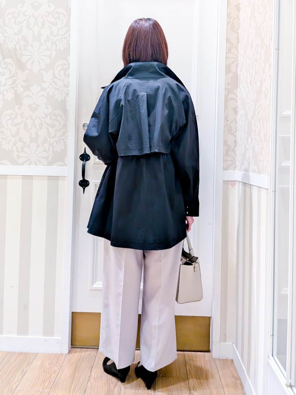 maiさんの「grove｜【撥水／シルエット2WAY】羽織るだけでサマになる、スタンドネックテントラインコート」を使ったコーディネート